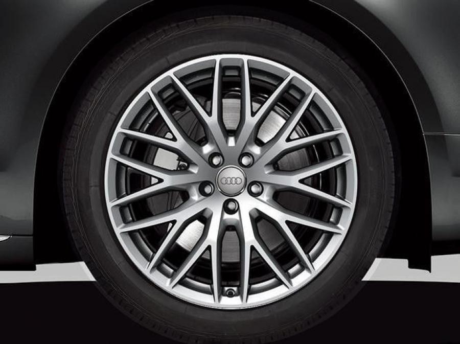 Колеса Audi A8 Chauffeur Edition (D4) 2015 года  (фото 4 из 11)